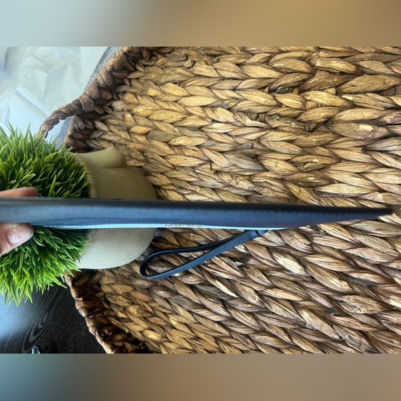 Never used Blue L-Zip Kate Spade Wristlet - Picture 5 of 7